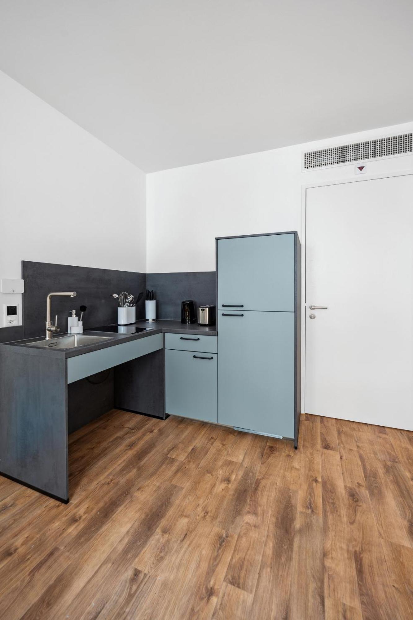 Limehome Basel Muenzgasse الغرفة الصورة